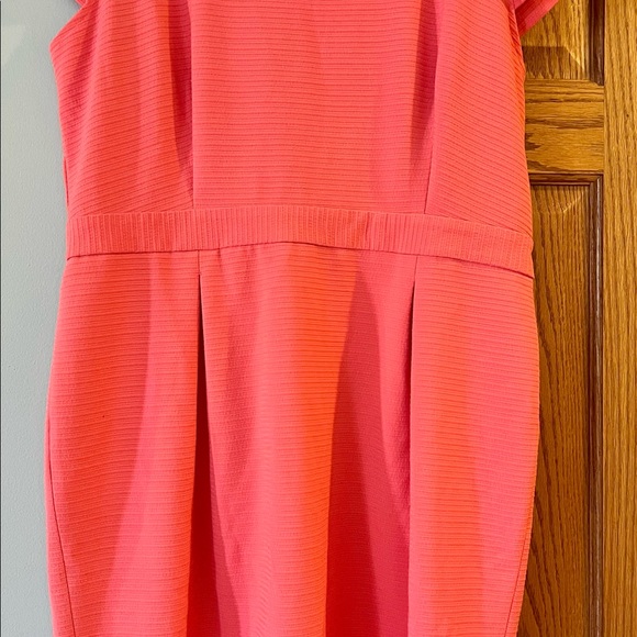 Ladies dress - Picture 6 of 6